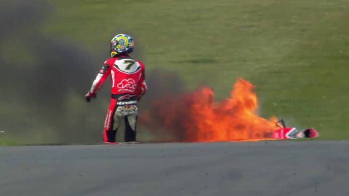 Εκνευρισμένος με τα συμβάντα του Donington ο Chaz Davies. Εκνευρισμένος με τα συμβάντα του Donington ο Chaz Davies.