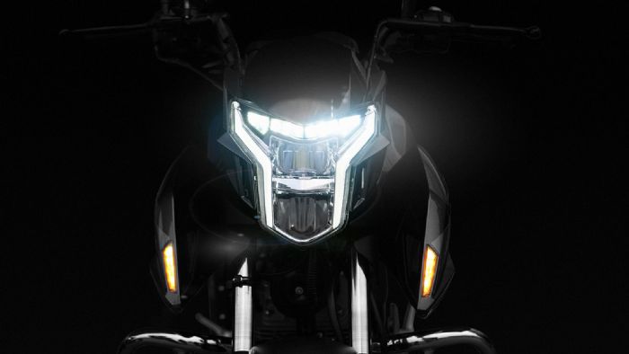 Tο νέο Daytona Monster 125 ήρθε για να ξεχωρίσει στην κατηγορία των commuter μοτοσυκλετών, φέροντας έναν πλήρη επανασχεδιασμό που το κάνει πιο επιθετικό και μοντέρνο από ποτέ. Οι γραμμές του είναι αιχ