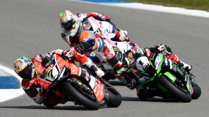 Κρίσιμο ρόλο διαδραμάτισε η τακτική στον αγώνα WSBK του Assen, σύμφωνα με τις δη Κρίσιμο ρόλο διαδραμάτισε η τακτική στον αγώνα WSBK του Assen, σύμφωνα με τις δηλώσεις των πρωταγωνιστών.