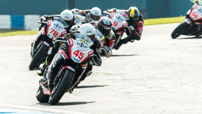 Ο Δημήτρης Καρακώστας, με τον αριθμό 45. Ο Δημήτρης Καρακώστας, με τον αριθμό 45.