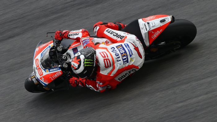 Ο Jorge Lorenzo με την μοτοσυκλέτα της Ducati!
