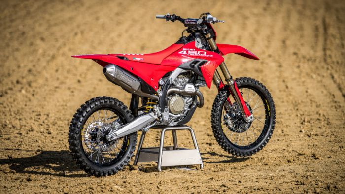 Η Ducati Desmo450 MX αποκτά τη δική της γκάμα αξεσουάρ, σχεδιασμένων σε συνεργασία με τη Ducati Corse Offroad.