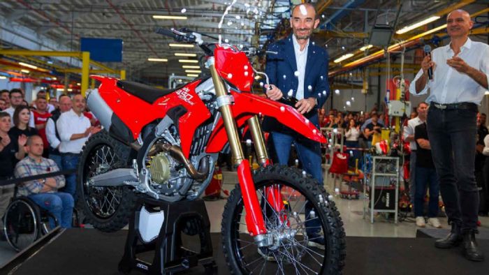 Η Desmo450 MX αποτελεί την αρχή για τη σειρά off-road μοντέλων της Ducati και στοχεύει στην επέκταση της κοινότητας των Ducatisti.