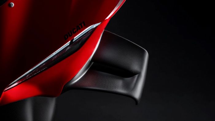 Ducati Panigale V4 S: Νέες, πιο εξωτικές εκδόσεις Carbon και Carbon Pro