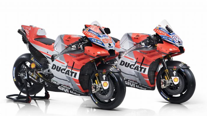 Η εξέλιξη επικεντρώθηκε στον κινητήρα και το πλαίσιο. Η εξέλιξη επικεντρώθηκε στον κινητήρα και το πλαίσιο.