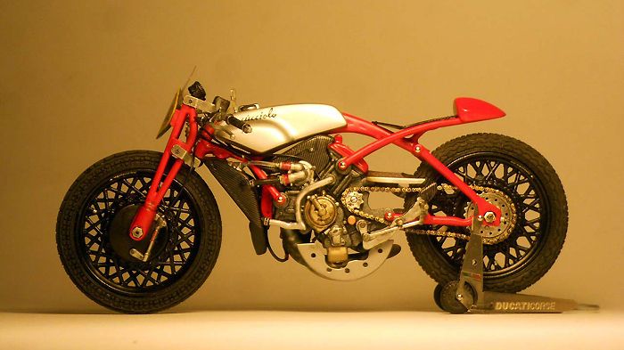 O Alex Garoli έκανε μια πραγματικά εντυπωσιακή δουλειά με το Desmosedici Cucciol O Alex Garoli έκανε μια πραγματικά εντυπωσιακή δουλειά με το Desmosedici Cucciolo Concept.