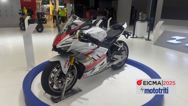 Το μοτέρ έχει σχέση συμπίεσης 14:1 και συνεργάζεται με πολύδισκο υγρό συμπλέκτη Το μοτέρ έχει σχέση συμπίεσης 14:1 και συνεργάζεται με πολύδισκο υγρό συμπλέκτη τύπου slipper, ηλεκτρονικό γκάζι και σύστημα ψεκασμού BOSCH EFI.