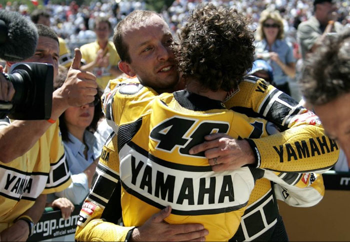 Edwards και Rossi ανταλλάσσουν ευχές