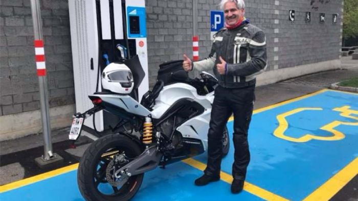 Ένα ακόμα σημαντικό ρεκόρ για την Ιταλική μάρκα μοτοσυκλετών. Ένα ακόμα σημαντικό ρεκόρ για την Ιταλική μάρκα μοτοσυκλετών.