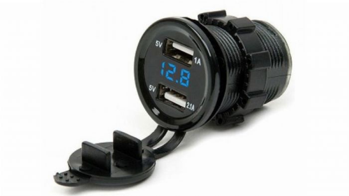 Αδιάβροχος φορτιστής / βολτόμετρο με 2 εξόδους USB 5V Αδιάβροχος φορτιστής / βολτόμετρο με 2 εξόδους USB 5V