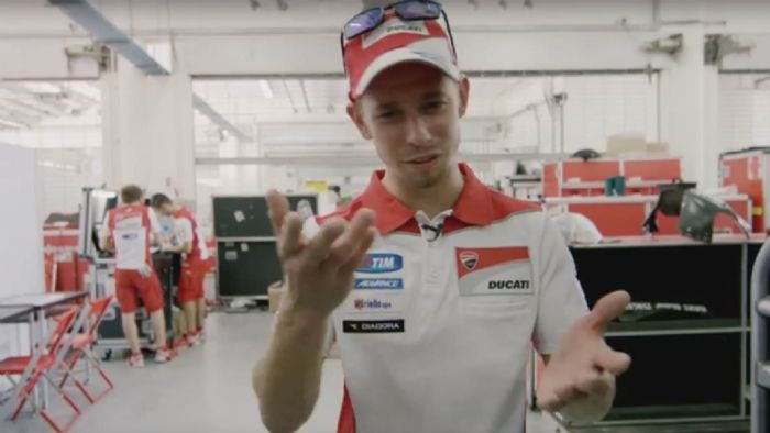 Σε ένα περιβάλλον με πολύ θόρυβο, μερικές φορές η νοηματική επικοινωνία είναι μο Σε ένα περιβάλλον με πολύ θόρυβο, μερικές φορές η νοηματική επικοινωνία είναι μονόδρομος!