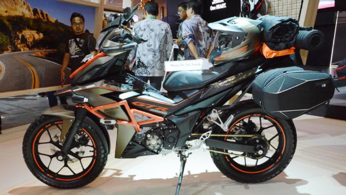 Το Honda GTR Adventure στο περίπτερο της Honda, στην έκθεση της Ινδονησίας. 