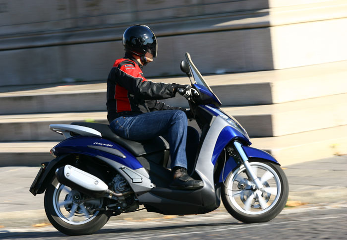 Peugeot Geopolis 250 με 4.190 €