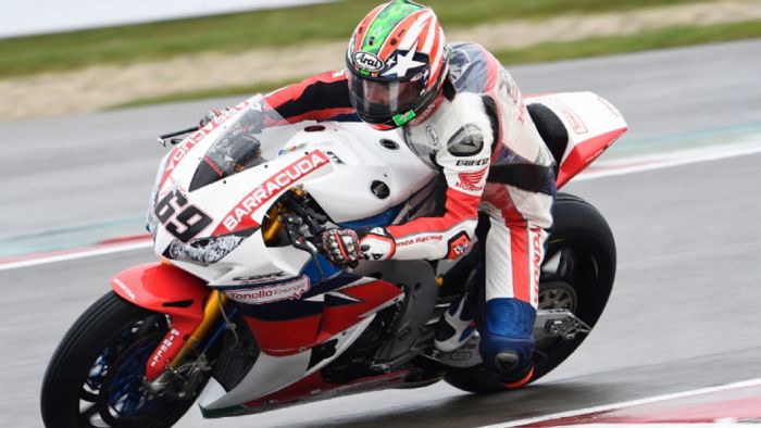 Την πρώτη του νίκη στα World Superbikes και μάλιστα σε βρεγμένη πίστα, πέτυχε ο Αμερικανός Nicky Hayden. 