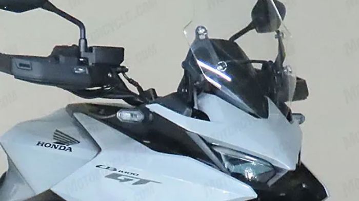 Η Honda CB1000GT 2026 αποτελεί τη φυσική εξέλιξη του CB1000 Hornet, φέρνοντας ένα νέο πρόσωπο στην κατηγορία των sport-touring μοτοσυκλετών.
