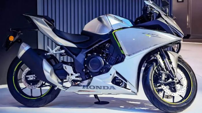 Στο Chongqing Motor Show στην Κίνα, η Honda παρουσίασε δύο ολοκαίνουργια μοντέλα που ξυπνούν μνήμες: τις CB500 Super Four και CBR500R Four.