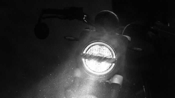 Η εικόνα-teaser της Husqvarna για το ερχόμενο μοντέλο. 