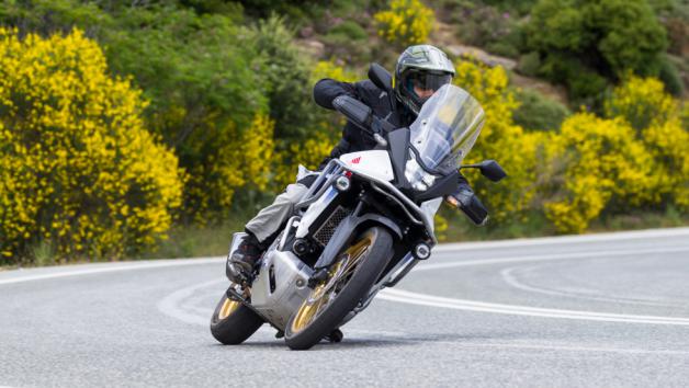 Honda Transalp 750: Φρέσκος δικύλινδρος κινητήρας με κεφαλή Unicam