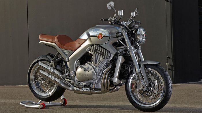 Οι βασικές γραμμές δεν άλλαξαν, αλλά η ανανέωση πέρασε από παντού.