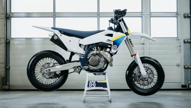Αναβαθμίσεις για το Husqvarna FS 450 Supermoto του 2025