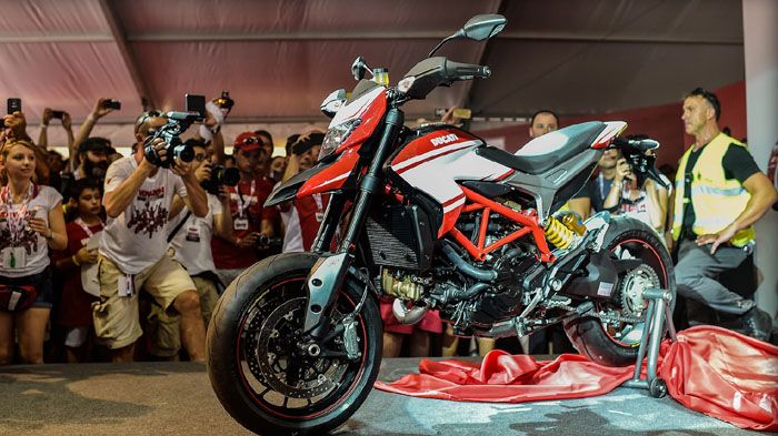 Στο World Ducati Weekend παρουσιάστηκε η νέα -πιο άγρια έκδοση του Hypermotard S Στο World Ducati Weekend παρουσιάστηκε η νέα -πιο άγρια έκδοση του Hypermotard SP