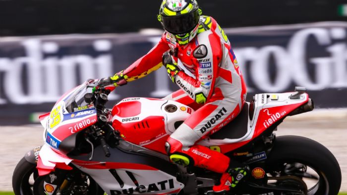 Πρώτη νίκη για τον Andrea Iannone σήμερα, στην μεγάλη κατηγορία των GP. Πρώτη νίκη για τον Andrea Iannone σήμερα, στην μεγάλη κατηγορία των GP.