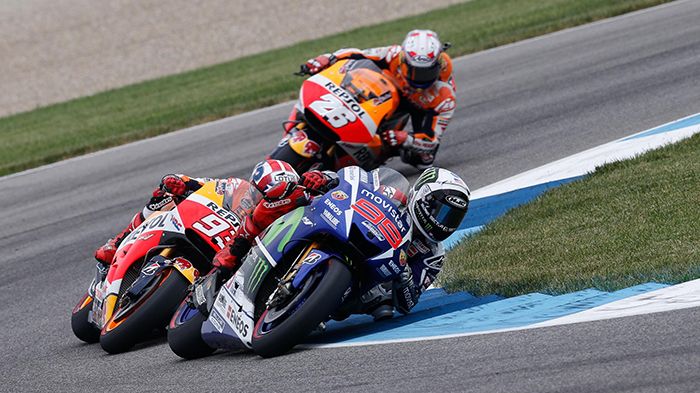 Παρεούλα έβγαλαν όλον τον αγώνα οι κ.κ. Lorenzo (99) και Marquez (93), μόνο που Παρεούλα έβγαλαν όλον τον αγώνα οι κ.κ. Lorenzo (99) και Marquez (93), μόνο που ο τερματισμός τους βρήκε με ανάποδη σειρά.