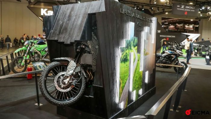 Η Kawasaki έδωσε στη δημοσιότητα ένα νέο teaser video για το επερχόμενο KLE, το οποίο φαίνεται να αποτελεί τη μεγάλη επιστροφή του ονόματος στη dual-sport κατηγορία. 