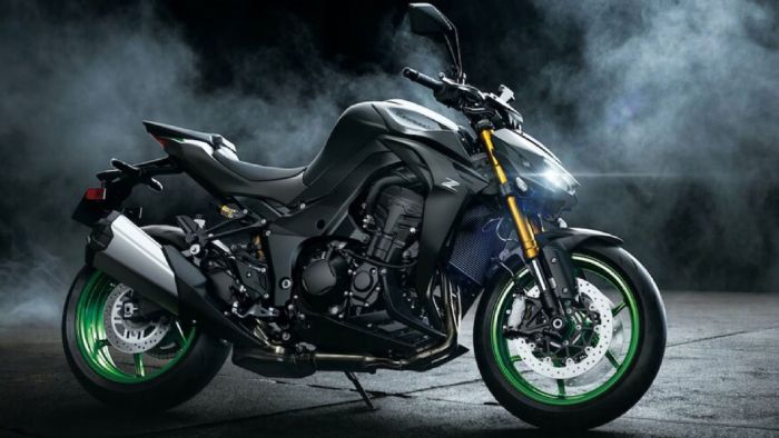 Η Kawasaki μεγαλώνει την οικογένεια των Ζ με δύο νέα μοντέλα για το 2026: τις Z1100 και Z1100 SE. Στην καρδιά τους βρίσκεται ο τετρακύλινδρος εν σειρά κινητήρας, που έχει αυξηθεί στα 1.099 κ.εκ. και α