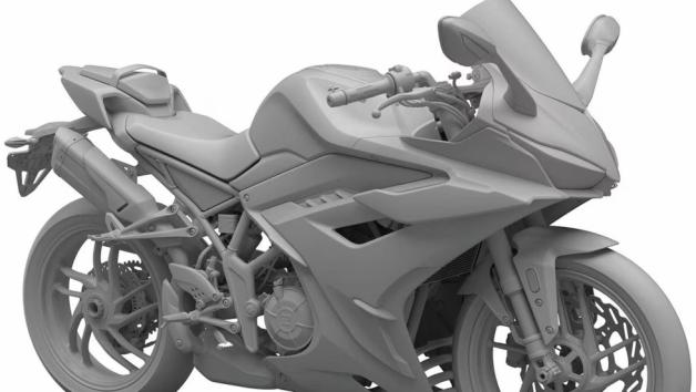 Η νέα Kove 475RR εμφανίστηκε επίσημα μέσα από καταχωρήσεις σχεδίων και έρχεται ως η επόμενη εξέλιξη της σειράς που ξεκίνησε από την 400RR του 2022 και εξελίχθηκε στην 450RR των 443 κ.εκ.