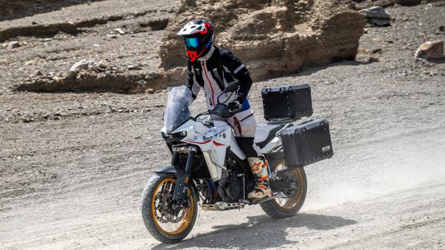 KOVE 800X TOURING: Με τιμή 8.495 ευρώ και τόσο εξοπλισμό που δεν το περίμενε κανείς