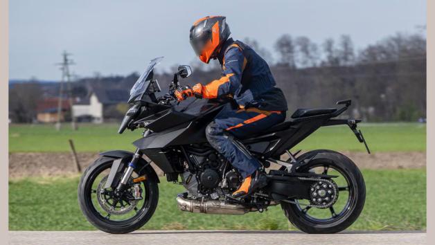 Νέες κατασκοπικές φωτογραφίες του επερχόμενου KTM 1390 Super Duke GT