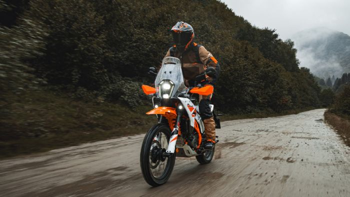 Παρουσιάστηκε: KTM 390 Adventure R 2025 με περισσότερη ισχύ και ακόμα πιο χωμάτινο