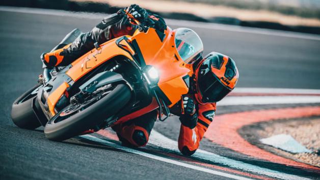 Η Bajaj ολοκλήρωσε την πλήρη εξαγορά της KTM, κλείνοντας μια συμφωνία ύψους 800 Η Bajaj ολοκλήρωσε την πλήρη εξαγορά της KTM, κλείνοντας μια συμφωνία ύψους 800 εκατ. ευρώ που αλλάζει ριζικά τη δομή διοίκησης της ιστορικής αυστριακής εταιρείας. Με τη μεταβίβαση των μετοχών από την