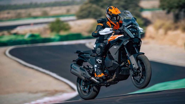 KTM 1390 Super Adventure S: Με συμβατικό κιβώτιο για τους παραδοσιακούς
