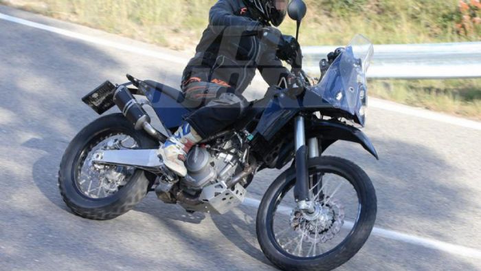 Αυτό είναι κατά τα φαινόμενα το νέο KTM 390 Adventure! 