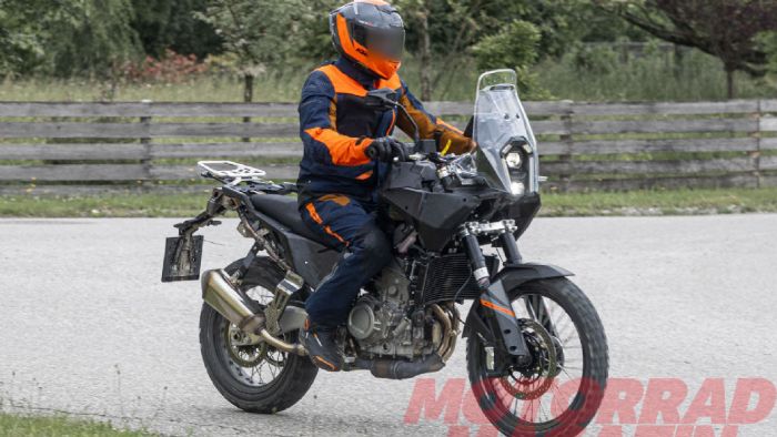 H KTM φαίνεται να δοκιμάζει μια εντελώς νέα πλατφόρμα, η οποία θα αποτελέσει βάση για διαφορετικά μοντέλα.