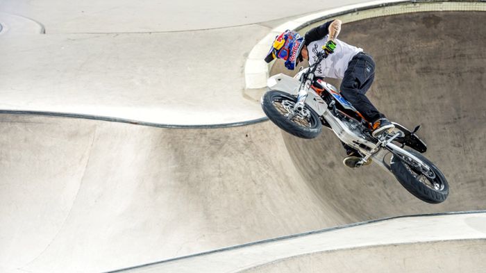 Έτοιμο για τρελά κόλπα και ηλεκτρικές συγκινήσεις, ειδικά όταν έχει και το πίσω φρένο στο χέρι.