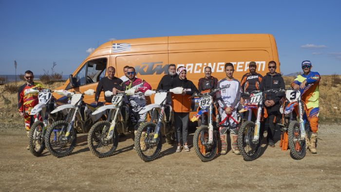 Η ομάδα ΜΧ 2017 της ΚΤΜ SEE. Η ομάδα ΜΧ 2017 της ΚΤΜ SEE.