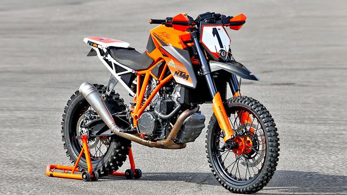 180 ίπποι για 180 κιλά στο χώμα... κάποιος εθελοντής να το οδηγήσει; 180 ίπποι για 180 κιλά στο χώμα... κάποιος εθελοντής να το οδηγήσει;