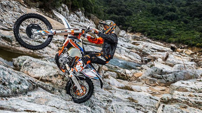 Ενοικίαση αγωνιστικής μοτοσικλέτας και service, από την ΚΤΜ για τον αγώνα Six Da Ενοικίαση αγωνιστικής μοτοσικλέτας και service, από την ΚΤΜ για τον αγώνα Six Days.