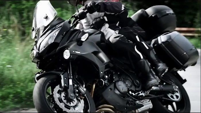 To νέο Kawasaki Versys 650 σε δράση To νέο Kawasaki Versys 650 σε δράση