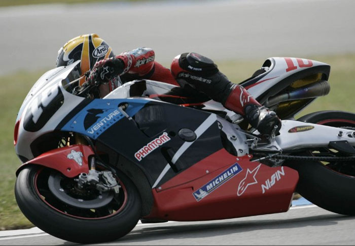 Κένυ Ρόμπερτς στα πρώτα ελεύθερα