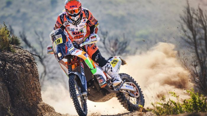 Απο το 2016 αγωνίζεται για την εργοστασιακή ομάδα της KTM.