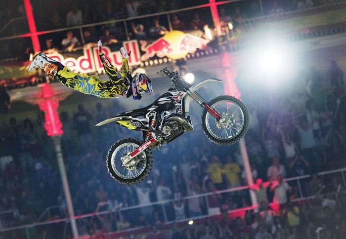 Το Red Bull X-Fighters ξεκινά τη φετινή παγκόσμια περιοδεία του στις 13 Απριλίου Το Red Bull X-Fighters ξεκινά τη φετινή παγκόσμια περιοδεία του στις 13 Απριλίου από το Ντουμπάι.
