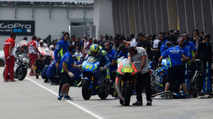Μέσα στo pit lane του MotoGP! Μέσα στo pit lane του MotoGP!