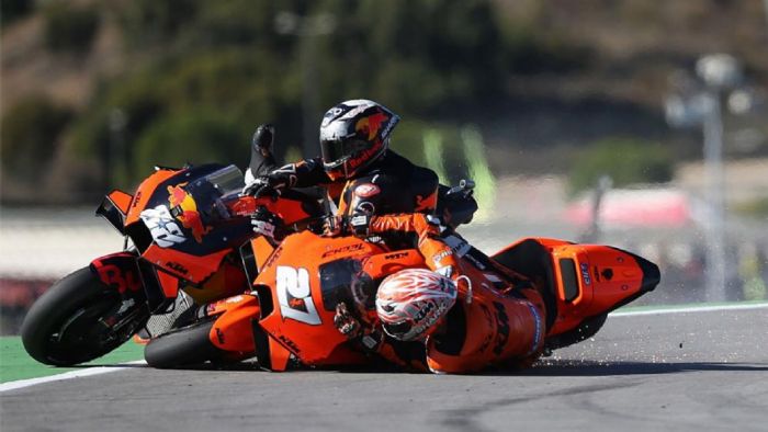 Ο Iker Lecuona είναι ο αναβάτης που έπεσε τις περισσότερες φορές, κατά την διάρκ Ο Iker Lecuona είναι ο αναβάτης που έπεσε τις περισσότερες φορές, κατά την διάρκεια της σεζόν του 2021.