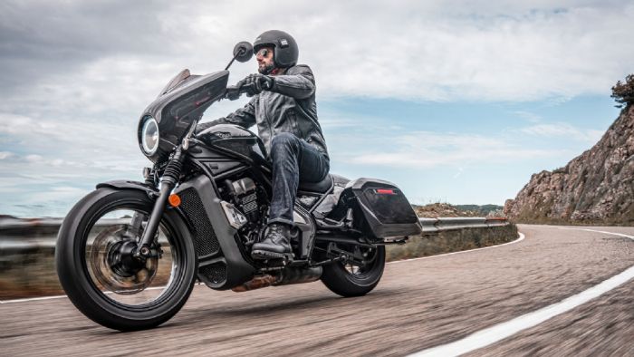 Η Moto Morini επεκτείνει τη γκάμα της με το νέο Calibro Bagger, μια μοτοσυκλέτα που φέρνει στο προσκήνιο το ιταλικό στυλ συνδυασμένο με την cruiser φιλοσοφία.