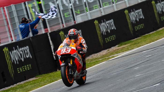 Οι συνεχόμενες επιτυχίες του Marquez, από την αρχή της σεζόν τον έχουν φέρει στη κορυφή της βαθμολογίας με διαφορά 58 πόντων από τον δεύτερο,Valentino Rossi