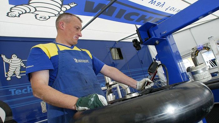 Δοκιμές σε όλες τις πίστες του πρωταθλήματος θα πραγματοποιήσει η Michelin το 2015, πριν από την επίσημη είσοδό της στο MotoGP.